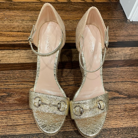 Gucci Gold Crackled Leather Carolina Horsebit Espadrille Wedge Sandals Size 41 - Picture 2 of 10